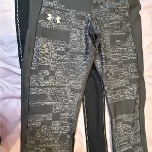 Under Armour Women’s Black and Gray Patterned Leggings